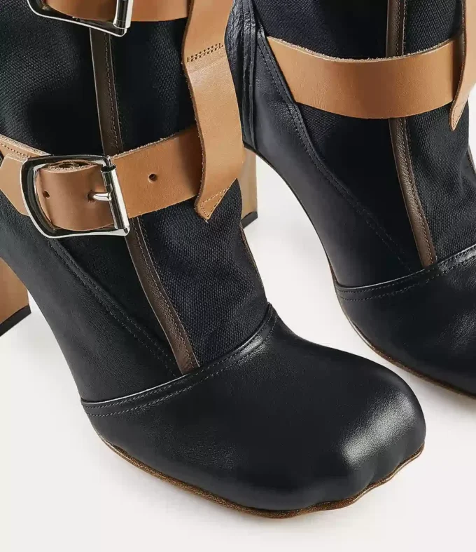 Bondage-Stiefel