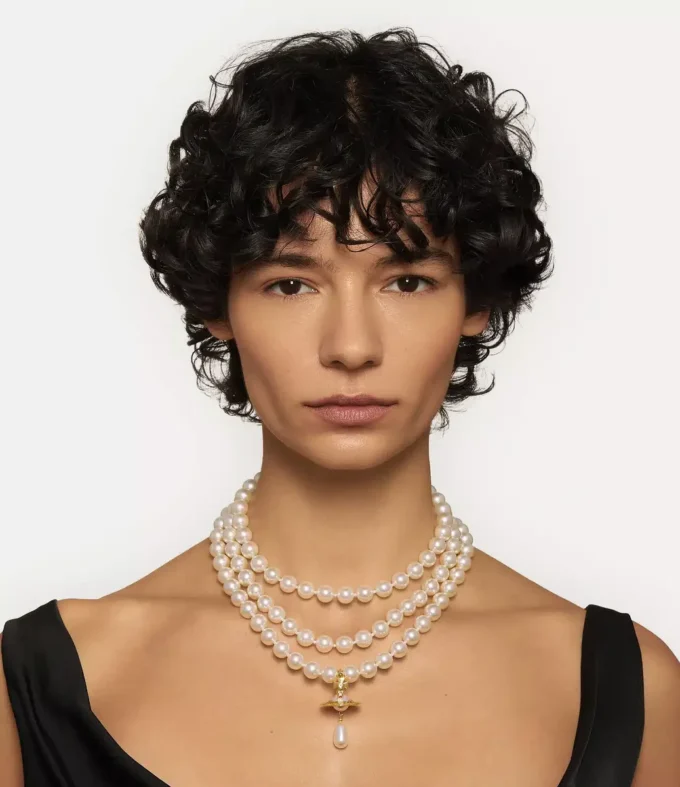 Dreireihiges Perlen-Halsband Dreireihiges Perlen-Halsband