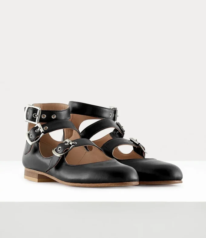 Römische Sandalen mit drei Riemen Römische Sandalen mit drei Riemen